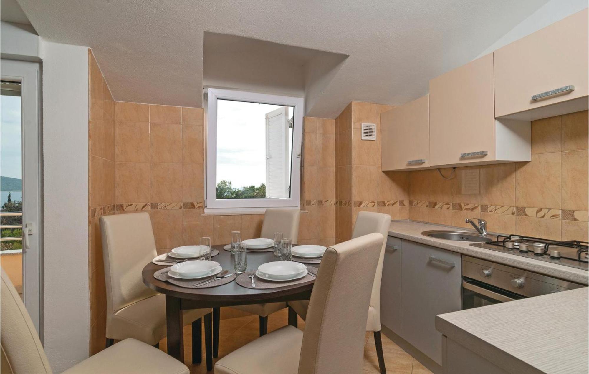 Stunning Apartment In Sevid With Kitchen Экстерьер фото